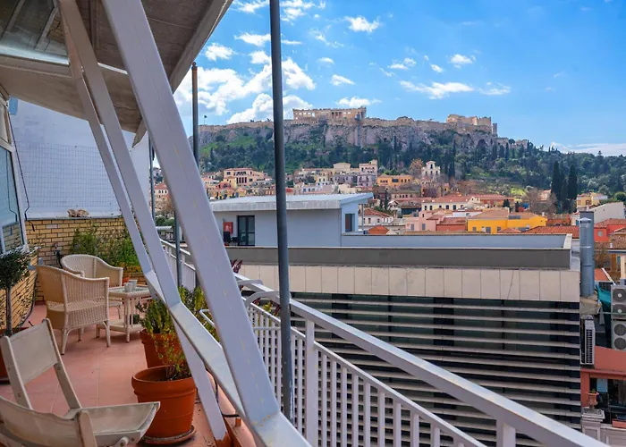 Urban Loft With Balcony Across The Acropolis!