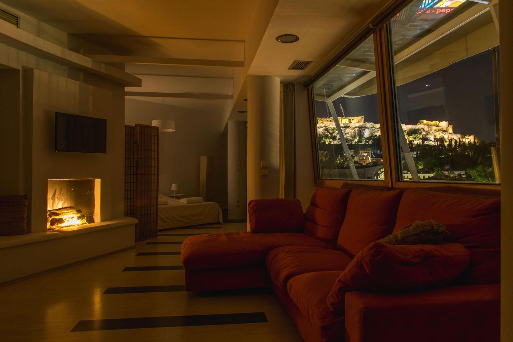 Apartmán Urban Loft With Balcony Across The Acropolis! Atény