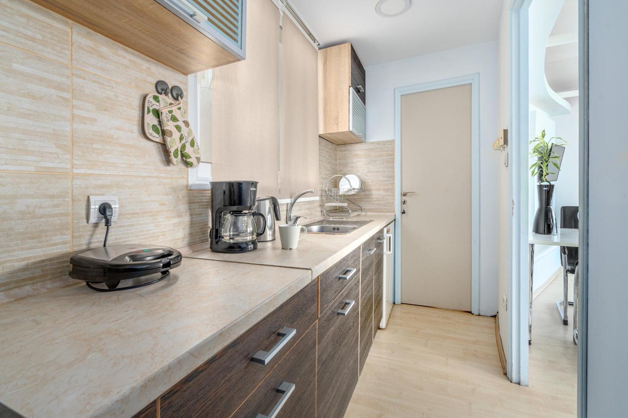 Apartmán Urban Loft With Balcony Across The Acropolis! Atény