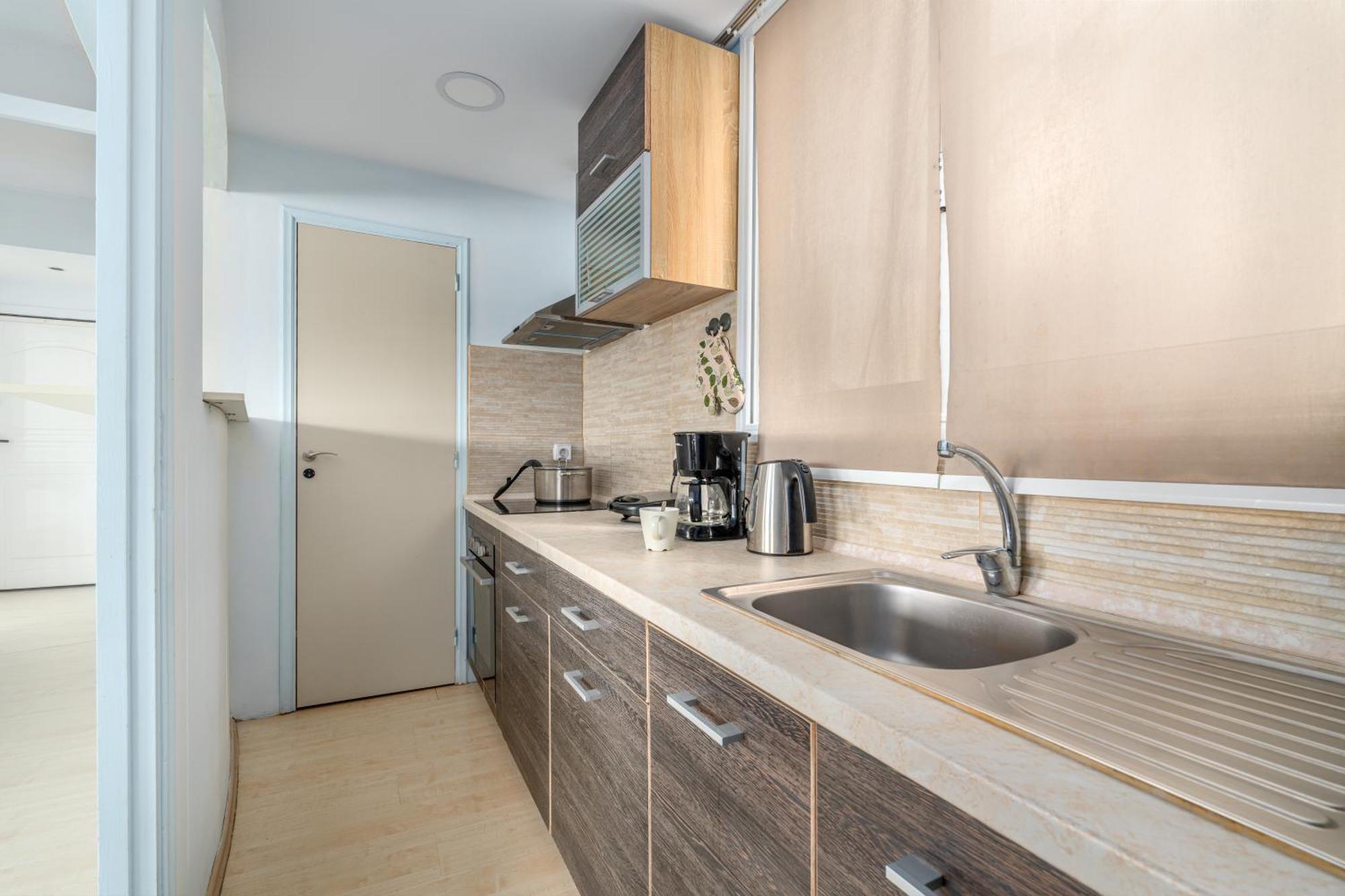 Apartmán Urban Loft With Balcony Across The Acropolis!